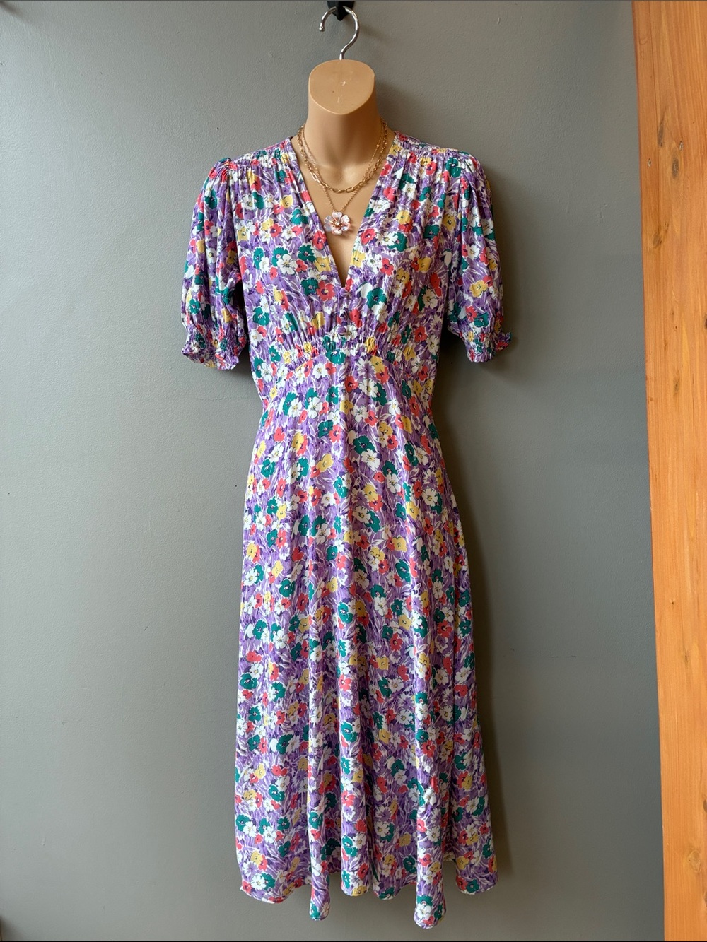 Faithful the Brand Marie Louise Floral V-Neck Midi Dress in Lavender, Size 2 - Picture 2 of 6